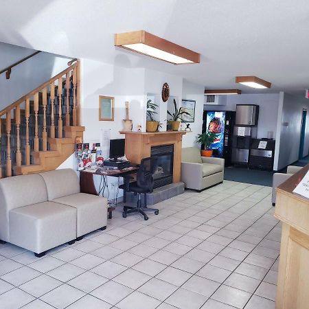 Travel-Inn Resort & Campground Саскатун Екстериор снимка