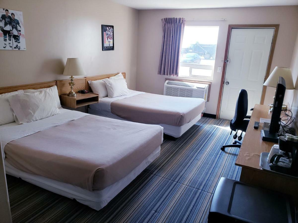 Travel-Inn Resort & Campground Саскатун Екстериор снимка